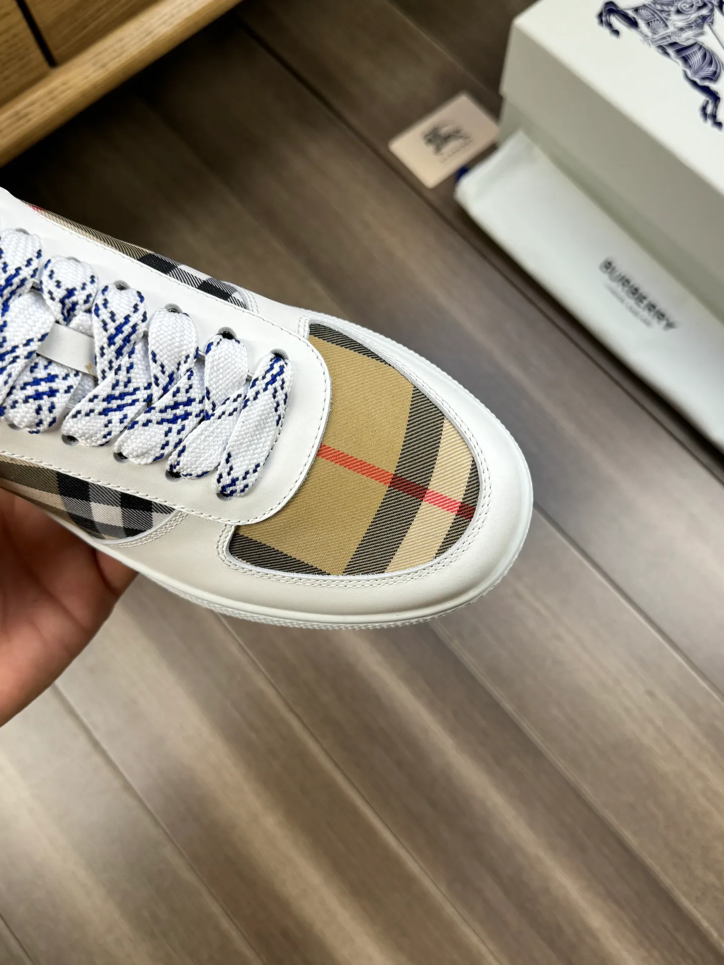 P400 [BURBERRY] Burberry - Upper: imported 🔝 Napa calfskin, brand totem cloth, tongue brand cloth label - Inner lining: canvas lining, - Outsole: rubber; two-color molded outsole - Super high quality control·Fine workmanship: highlighted (high-end·luxury·grade) -Size: 38-44 (Male 45, can be customized)